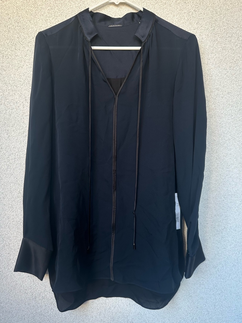 NWT Elie Tahari Shree Blouse Stargazer Navy Chiffon Tie Neck Size Small